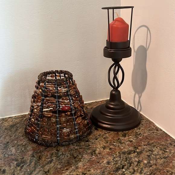 Beaded/metal shade and base - Picture 2 of 3